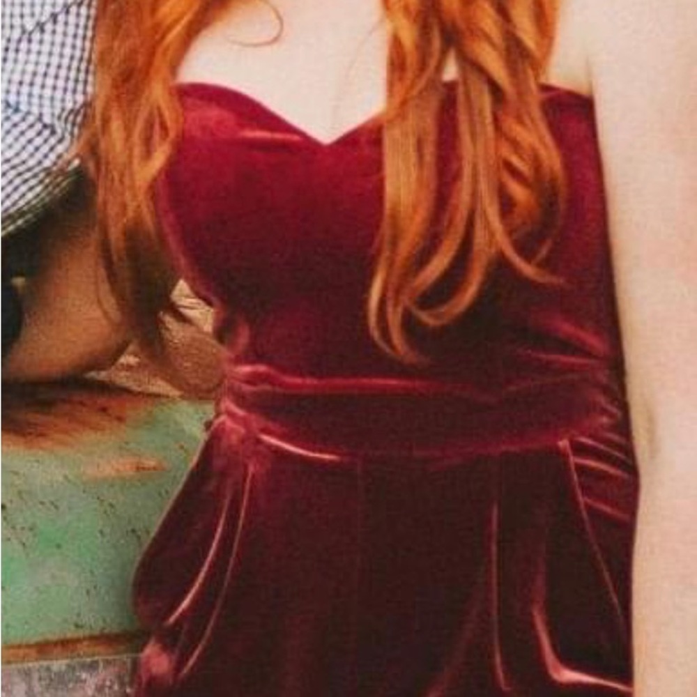 Express maroon velvet jumpsuit size 6. Worm 3 times!